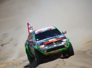 Equipo Alta Ruta 4x4 a paso firme en el Rally Dakar 2013